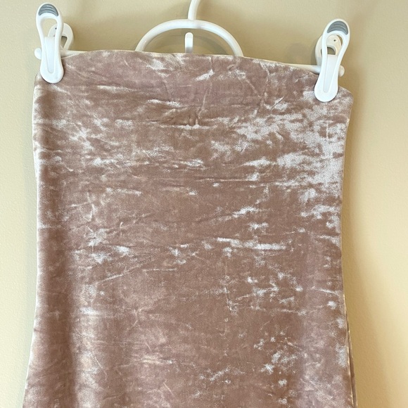 UO Silence + Noise Selah Crushed Velvet Midi Dress - Picture 5 of 9